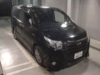 TOYOTA NOAH 2017