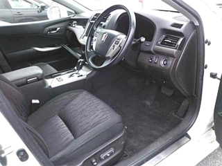 TOYOTA CROWN 2010