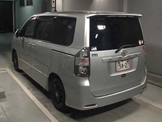 TOYOTA VOXY 2008