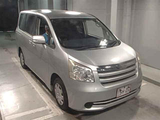 TOYOTA NOAH 2008