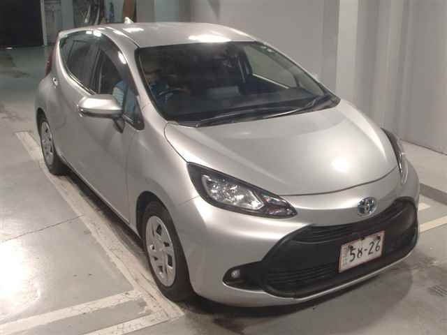 TOYOTA AQUA 2022