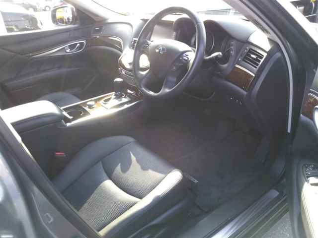 NISSAN FUGA 2019