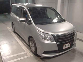 TOYOTA NOAH 2016