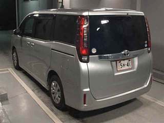 TOYOTA NOAH 2016