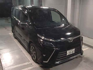 TOYOTA VOXY 2018