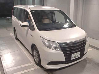 TOYOTA NOAH 2015