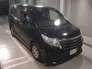 TOYOTA NOAH 2015