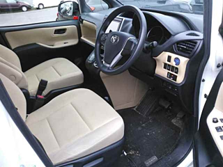 TOYOTA NOAH 2015