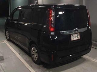 TOYOTA NOAH 2015