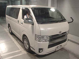 TOYOTA HIACE VAN 2015