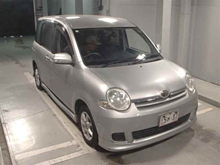 TOYOTA SIENTA 2010