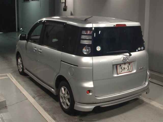 TOYOTA SIENTA 2010