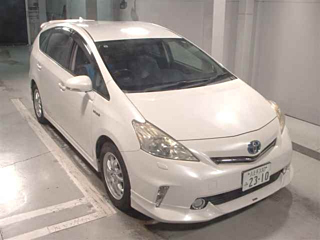 TOYOTA PRIUS ALPHA 2011
