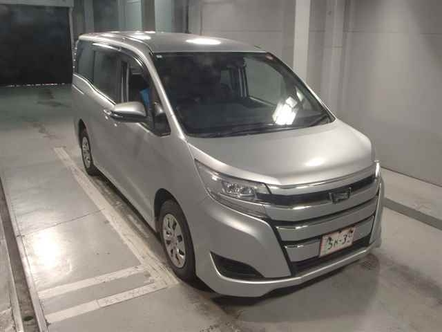 TOYOTA NOAH 2020