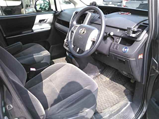 TOYOTA NOAH 2011