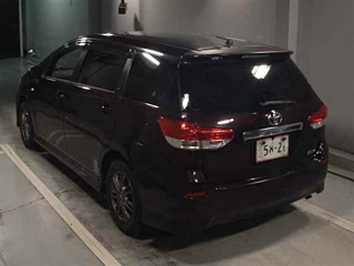 TOYOTA WISH 2011