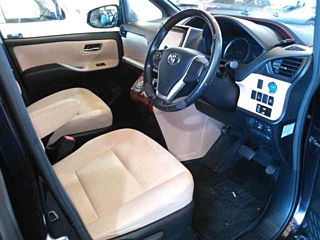 TOYOTA NOAH 2015