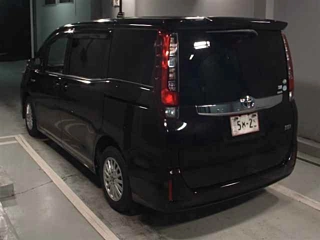 TOYOTA NOAH 2015