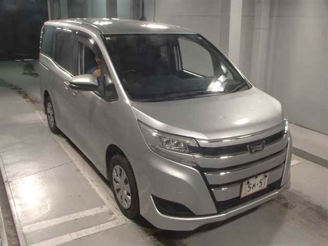 TOYOTA NOAH 2019