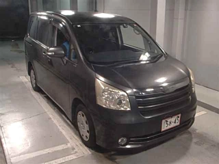 TOYOTA NOAH 2008