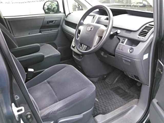 TOYOTA NOAH 2008