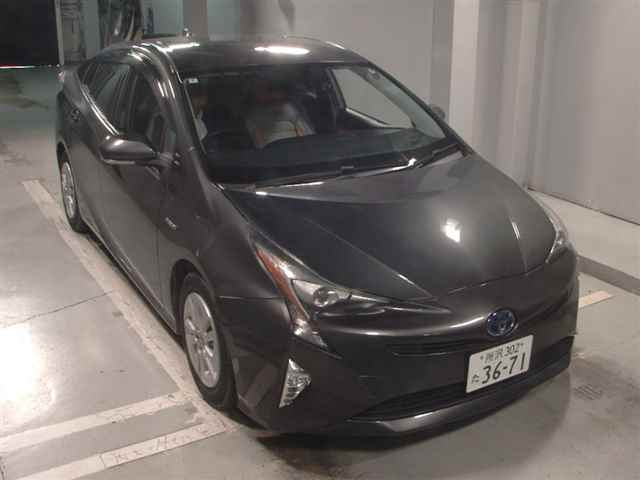 TOYOTA PRIUS 2015