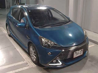 TOYOTA AQUA 2015
