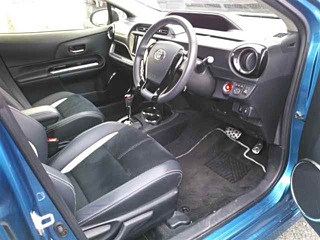 TOYOTA AQUA 2015