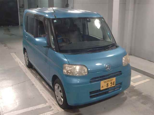 DAIHATSU TANTO 2011