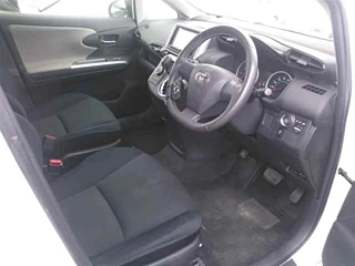 TOYOTA WISH 2010