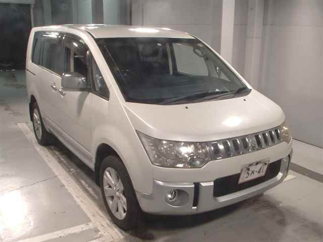 MITSUBISHI DELICA D5 2010