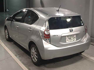 TOYOTA AQUA 2012