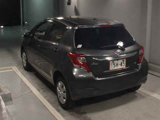 TOYOTA VITZ 2015