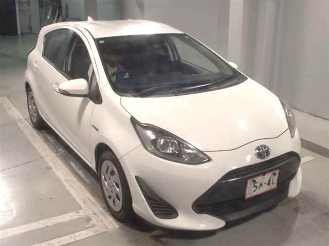 TOYOTA AQUA 2017
