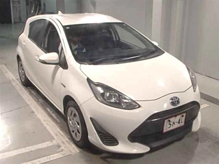 TOYOTA AQUA 2017
