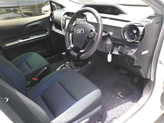 TOYOTA AQUA 2017