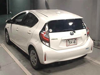 TOYOTA AQUA 2017
