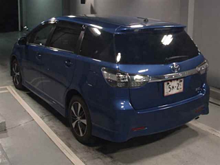 TOYOTA WISH 2016