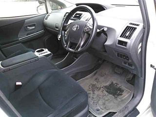 TOYOTA PRIUS ALPHA 2014