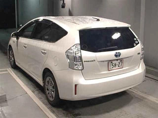TOYOTA PRIUS ALPHA 2014