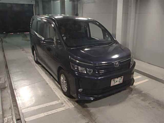 TOYOTA VOXY 2014
