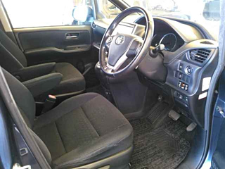 TOYOTA VOXY 2014