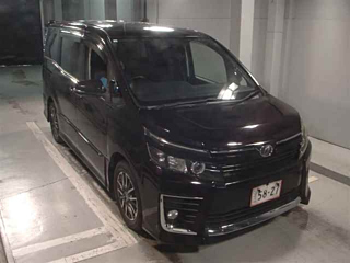 TOYOTA VOXY 2014