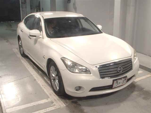 NISSAN FUGA 2010