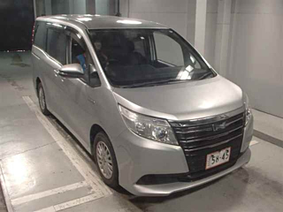TOYOTA NOAH 2014