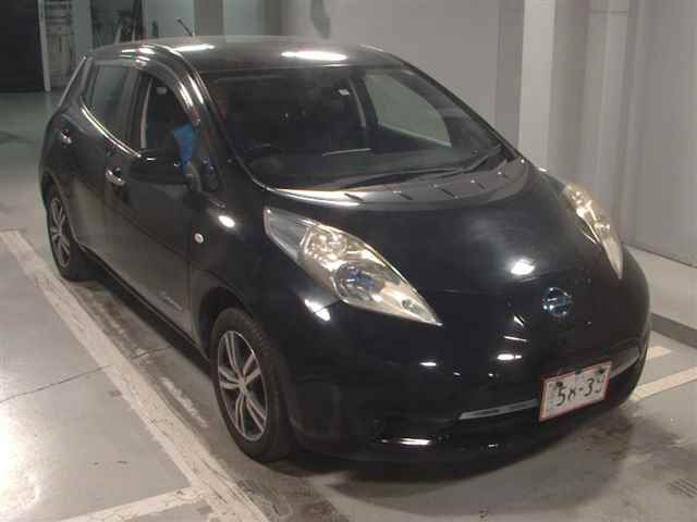 NISSAN LEAF 2013