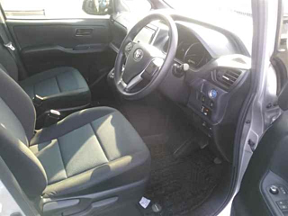TOYOTA NOAH 2014