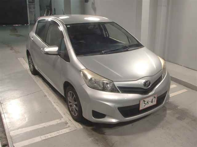 TOYOTA VITZ 2012