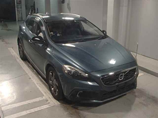 Заказать VOLVO V40