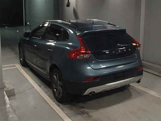 Заказать VOLVO V40
